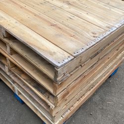 Planked Up Closed Board Boarded Up Wood Pallets For Sale