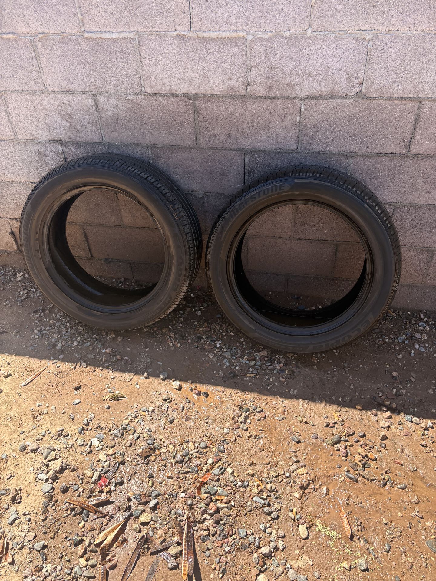 2 Bridgestone tires