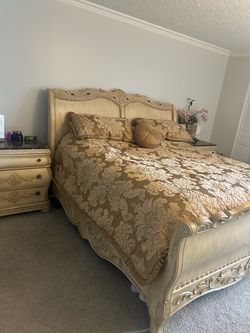 Vintage Carved King Bed Set w/ 2 Nightstands and a Vanity with matching mirror