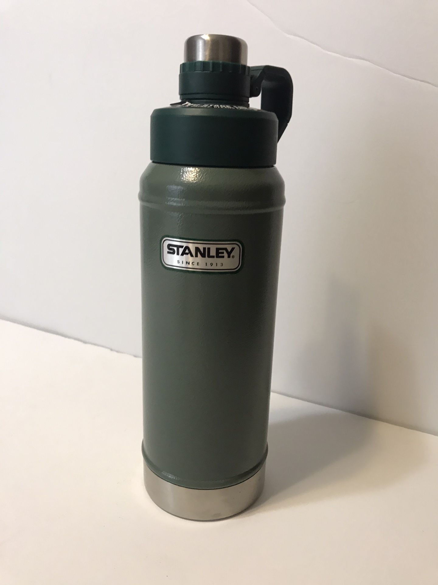 Stanley Aladdin two stage lid container