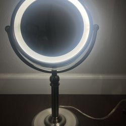 LED Lighted Round Mirror