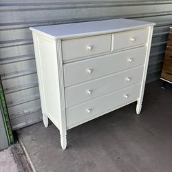 Pottery Barn White Madeline 6 Drawer Dresser