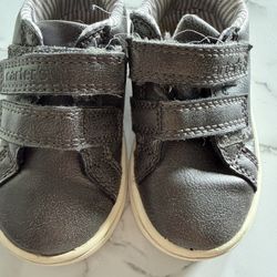 Carter's Gray White Hook & Loop Sneakers Unisex Kids US Size 6 Low Top Casual