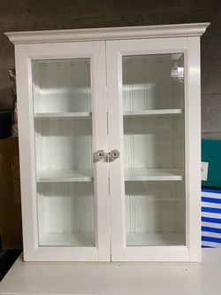 Wall cabinet