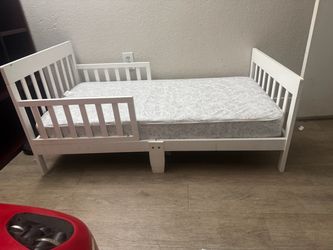 Toddler bed