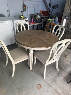 Juego de Comedor de Madera 4 Sillas y Mesa Redonda