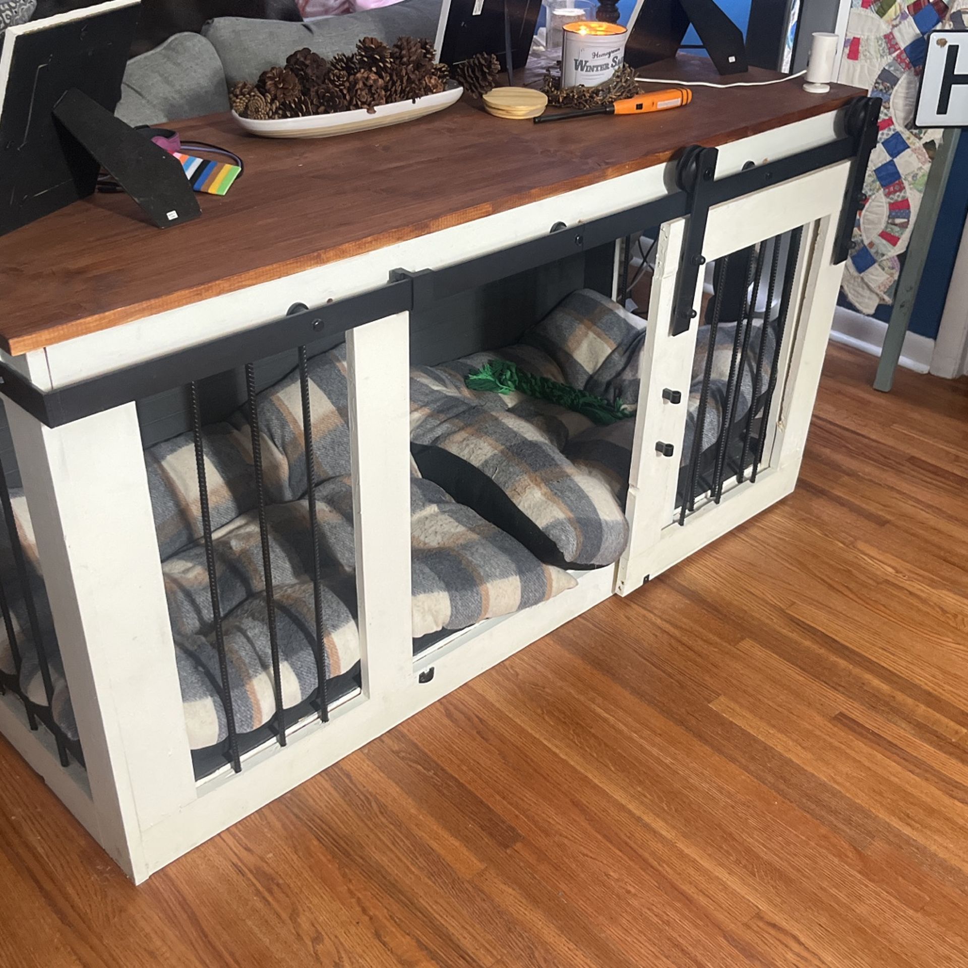 Sofa Table And Dog Crate