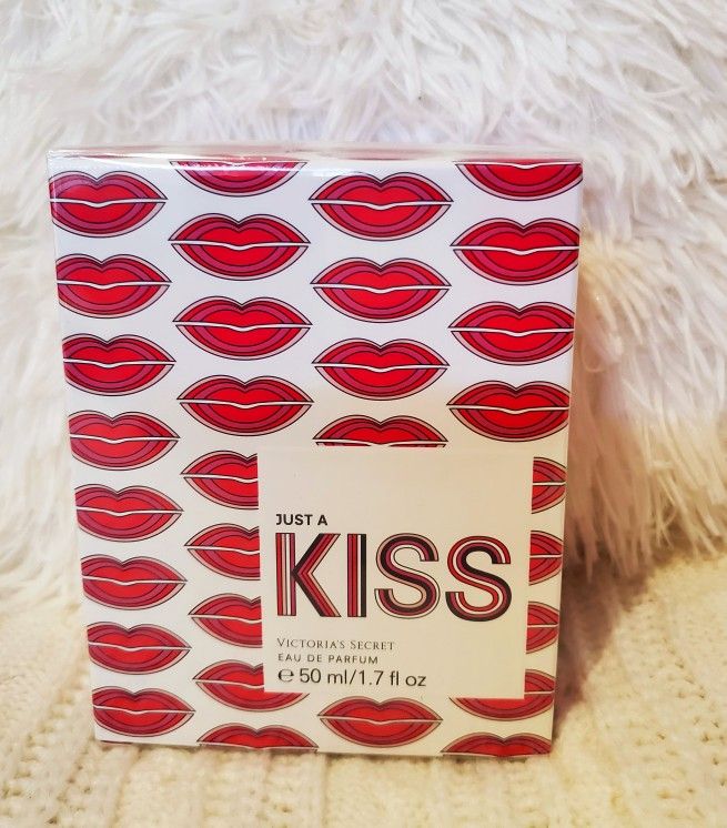 VICTORIA SECRET KISS
