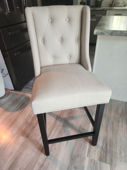 NEW IN BOX Beige Tufted Dining Room Chairs Set of 6