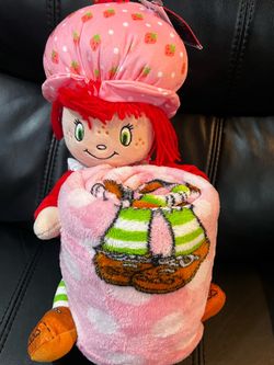 Strawberry Shortcake Plush Doll with Blanket Set