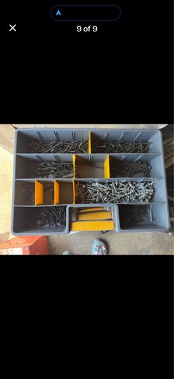 Screws and nails mix