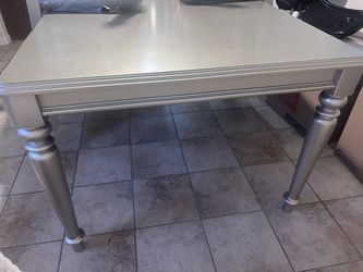 Dining  Room Table and Chairs