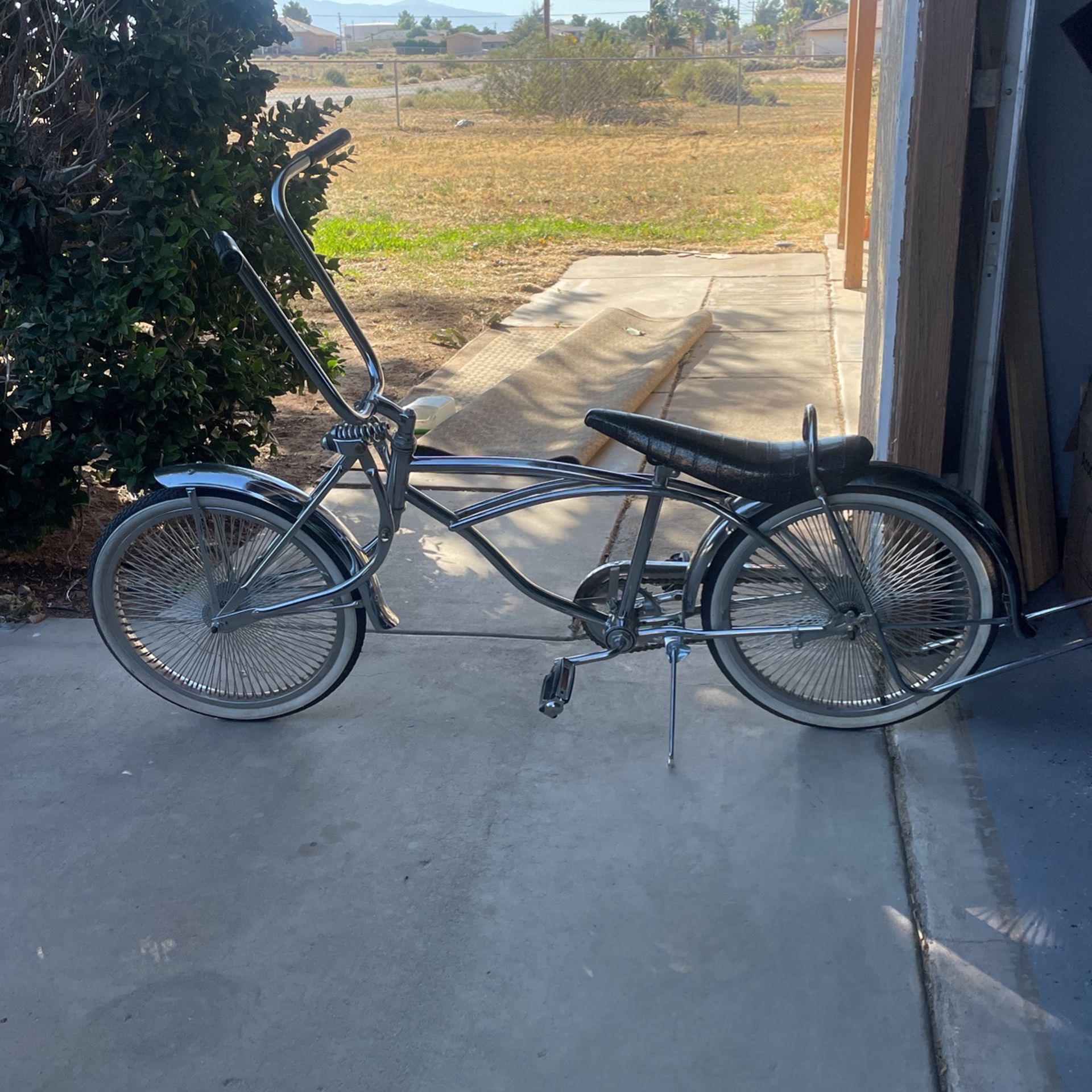 20” Lowrider Beach Cruiser Chrome Bicycle for Sale in Hesperia, CA
