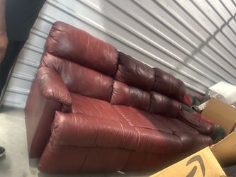 Sofa and love seat ( Fayetteville Ga