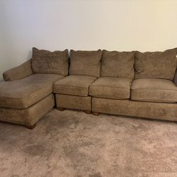 Three piece couch Set/six Months old