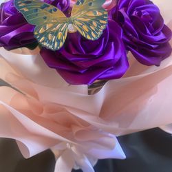 Hermosa Ramo de Rosas Eternas