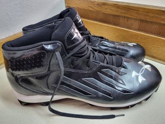 Under Armour Mid-Top Football Cleats