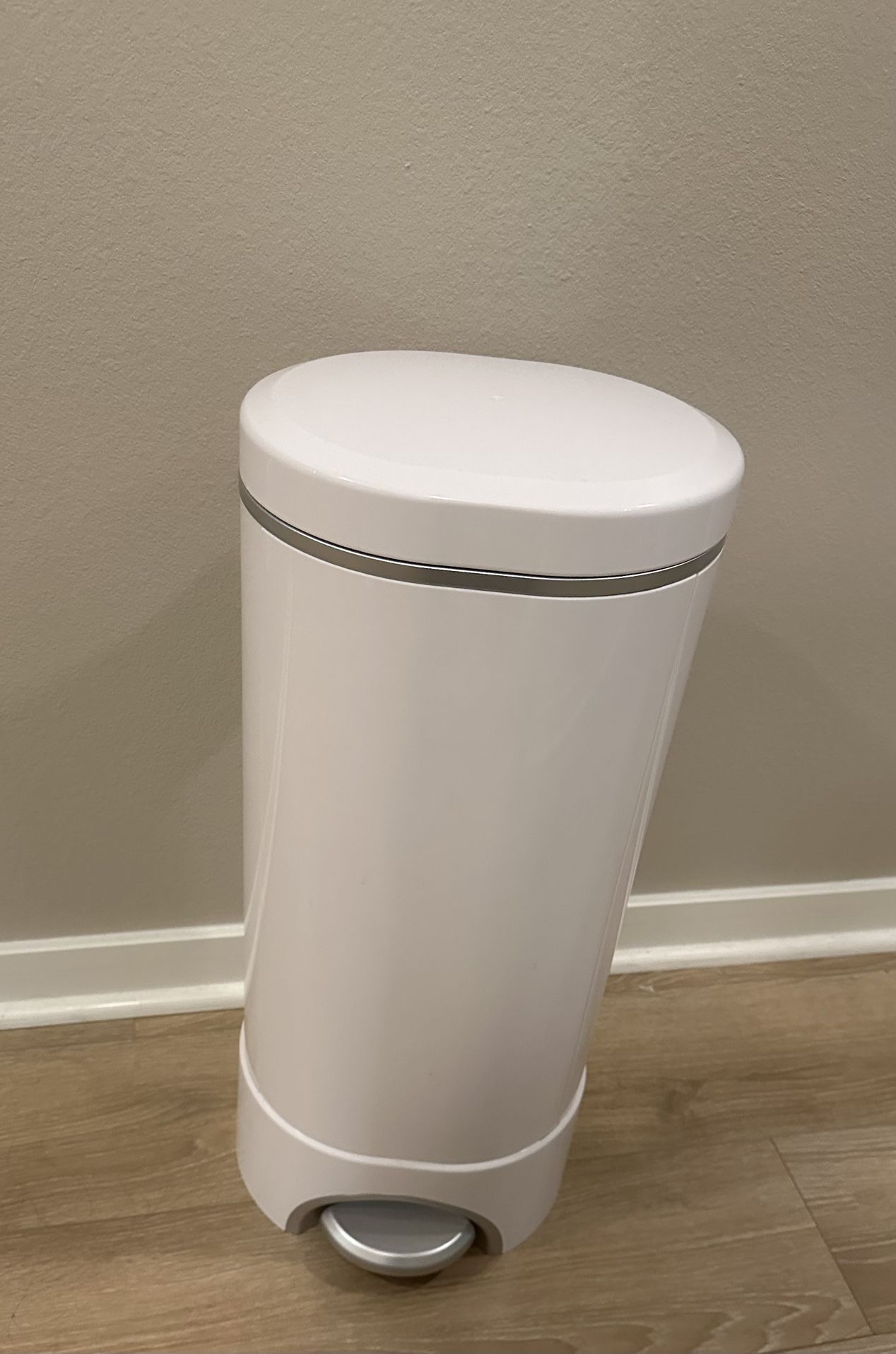 Baby Diaper Pail/ Diaper Genie