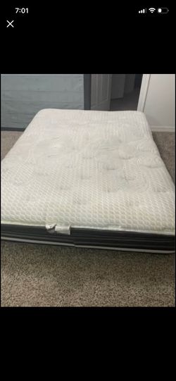 Queen mattresses and boxspring BEST OFFER