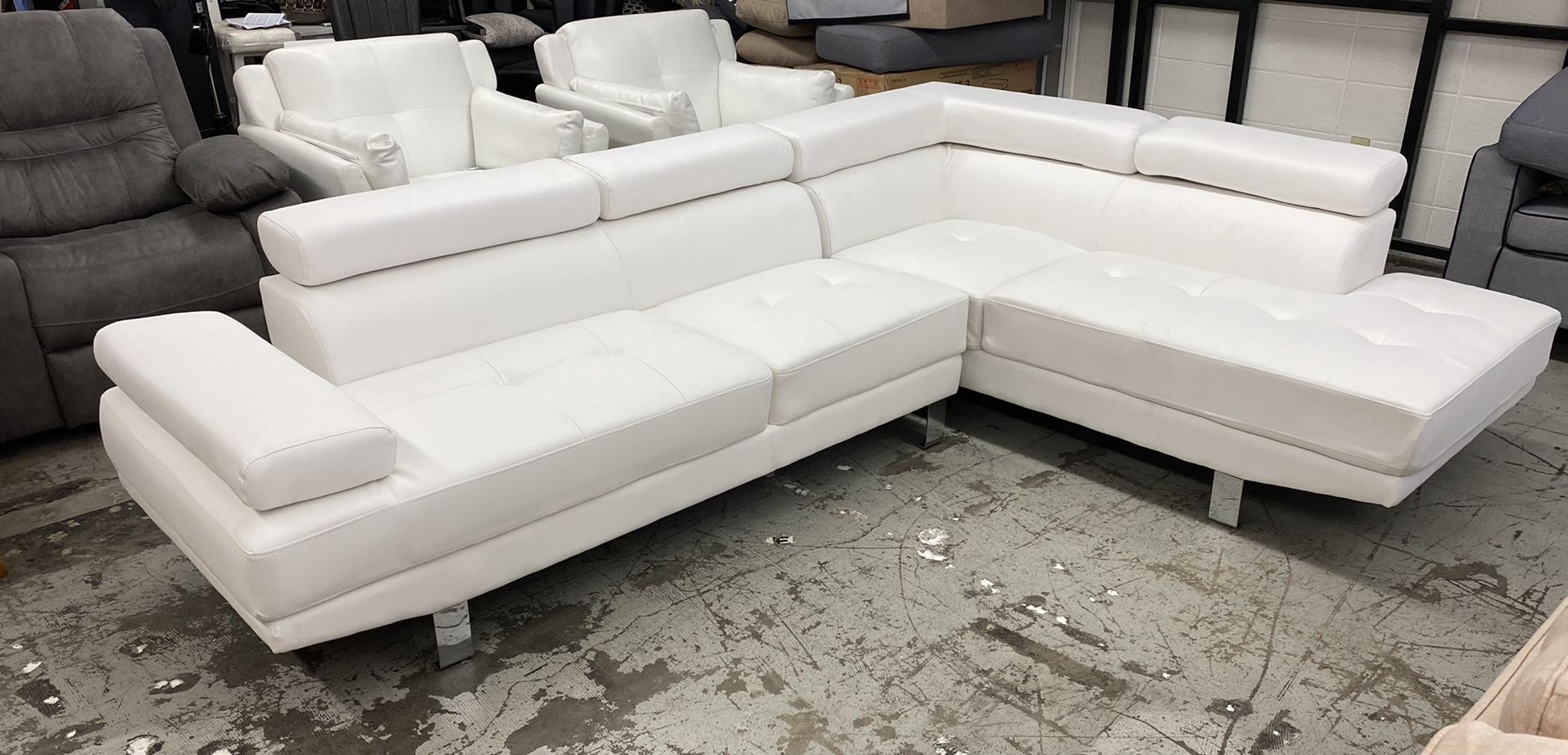 New White Leather Modern Sectional (Finance and Delivery)