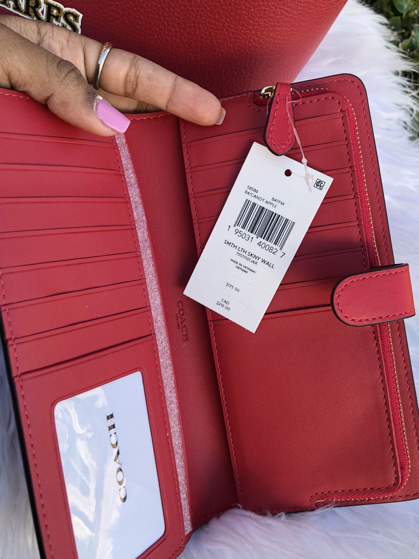 New Coach Wallet Candy Apple for Sale in Haltom City, TX - OfferUp
