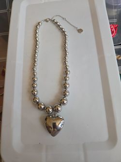Heart necklace $5