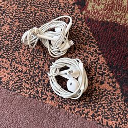 Apple Wired Earpiece w Lightning Connector