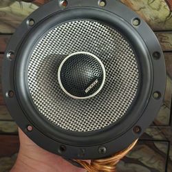 High-End KICKER 6.5 QS Speakers – Clean, Powerful Audio!