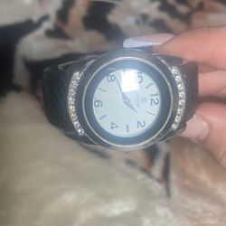 Girls watch