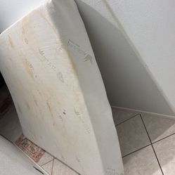 Free Queen Mattress Must Pickup Cover Removable 