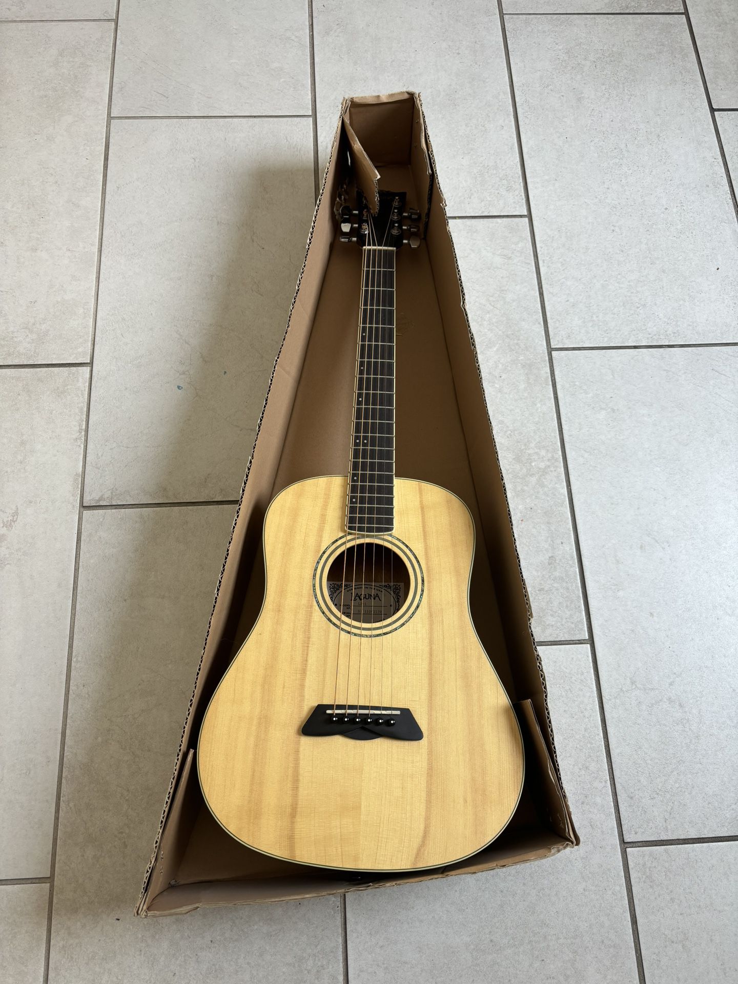 Laguna Guitar