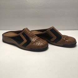 Womens Worthington Clogs/Mules Size 8.5