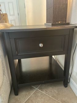 4 end tables and 2 lifting coffee tables