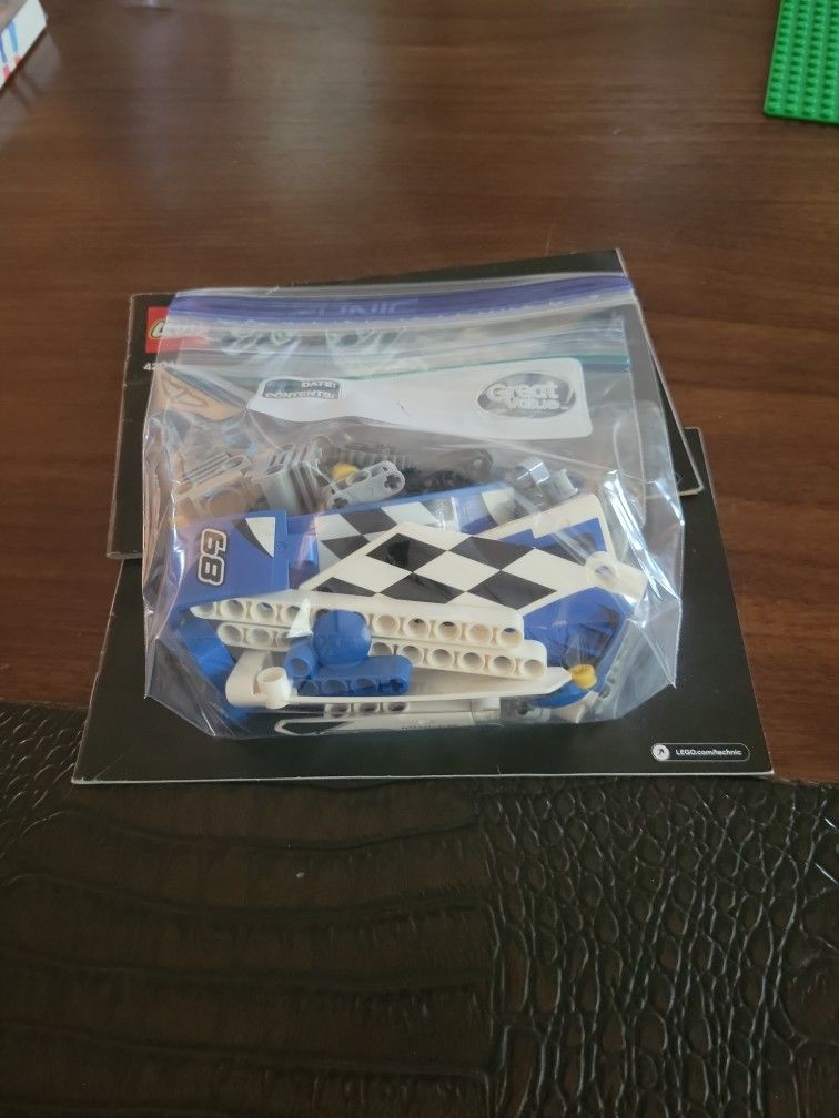 LEGO Technic: Hydroplane Racer