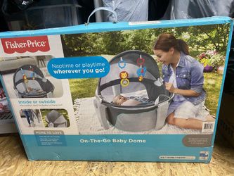  Fisher-Price Portable Bassinet On-The-Go Baby Dome, Travel Play Space with Developmental Newborn Toys & Canopy, Windmill