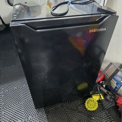 New Insigna Mini Fridge 2.7 Cu. Ft.
