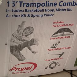 15 Ft Trampoline With Enclosure And Goodies