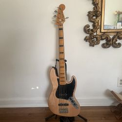 Squier Classic Vibe 70’s 5 String Bass 