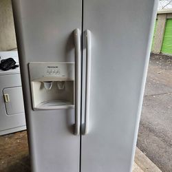 Nice White side/side Fridge