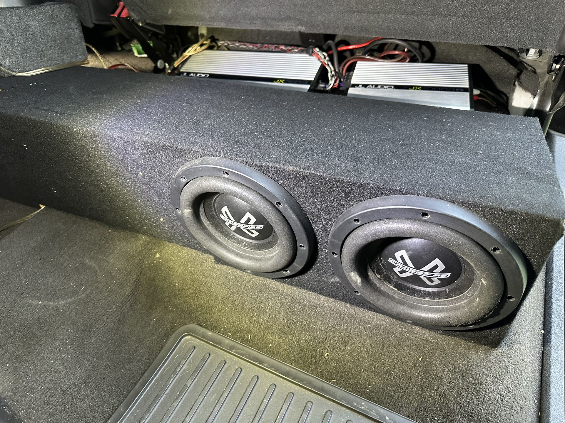 crossfire 8in subs and box / JL audio 1000 amplifier 