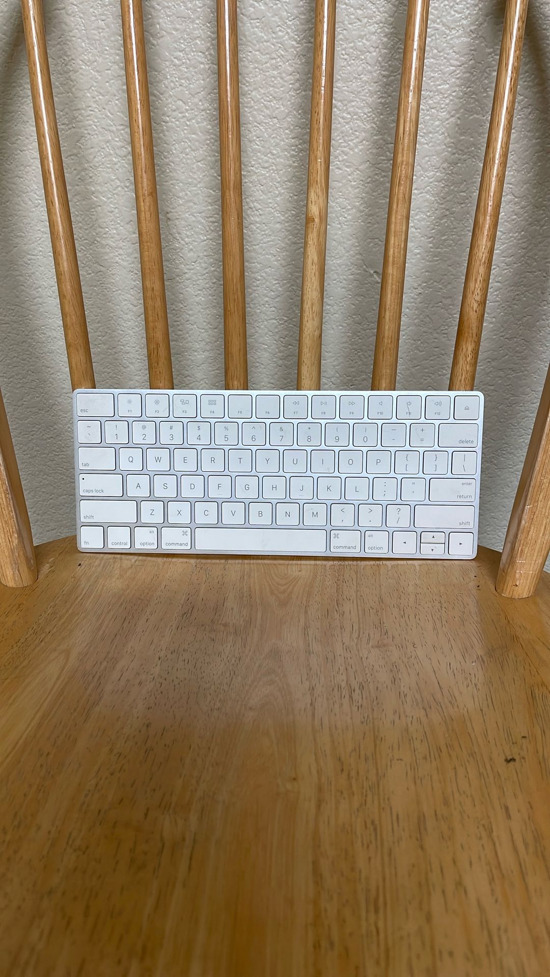 Apple A1644 Magic Keyboard 2 MLA22LL/A Lightning Connector Rechargeable Battery