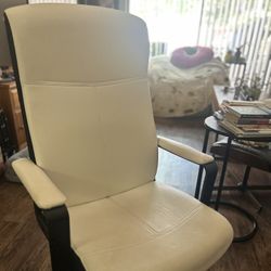 AWESOME COMFY DESK CHAIR