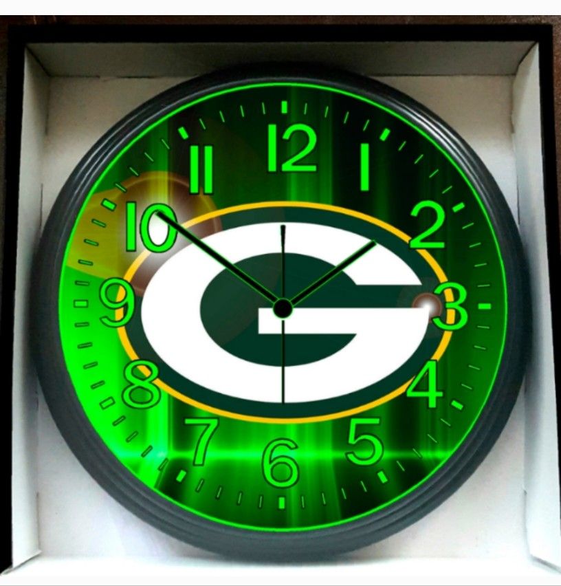 Green Bay Packers Football Sports Bar Glow In The Dark Wall Clock New!