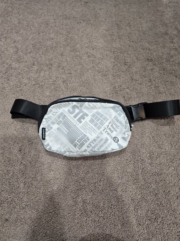 Lululemon Belt Bag- Manifesto Print