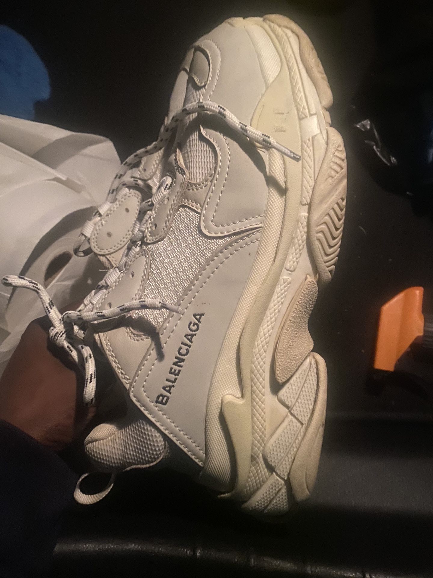 BALENCIAGA
