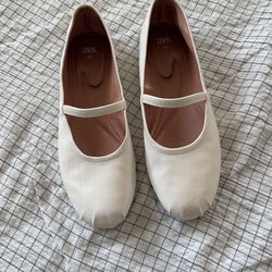 ZARA Never Used Ballet Flats 