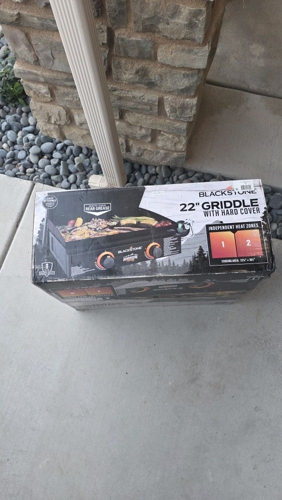 22" Blackstone Griddle. Never Used, Still in Box
