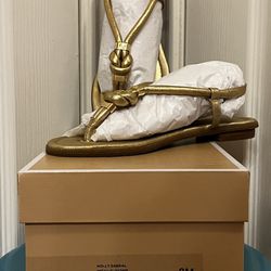 Brand New MK Holly sandal Gold Metallic Leather Size: 8 Color: Pale Gold Pick Up Only 77090