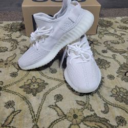 Yeezy Boost 350 V2