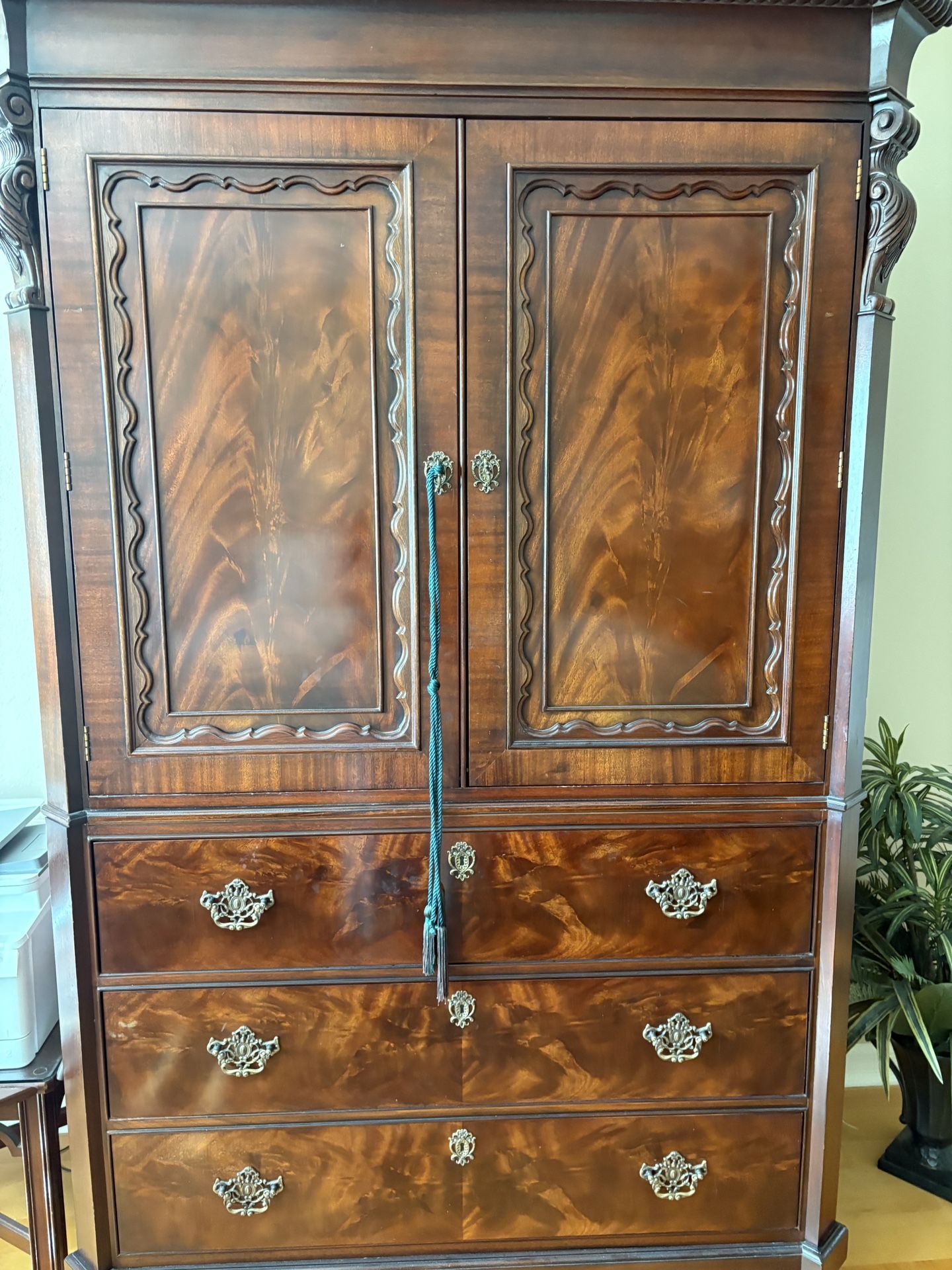 Henredon Carlyle Collection Chippendale-inspired mahogany armoire, model 4302-05. In Tierra Verde